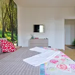 R & R Apartment - Private Room With Shared Bathroom