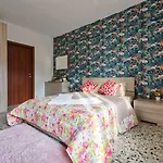 R & R Apartment - Private Room With Shared Bathroom