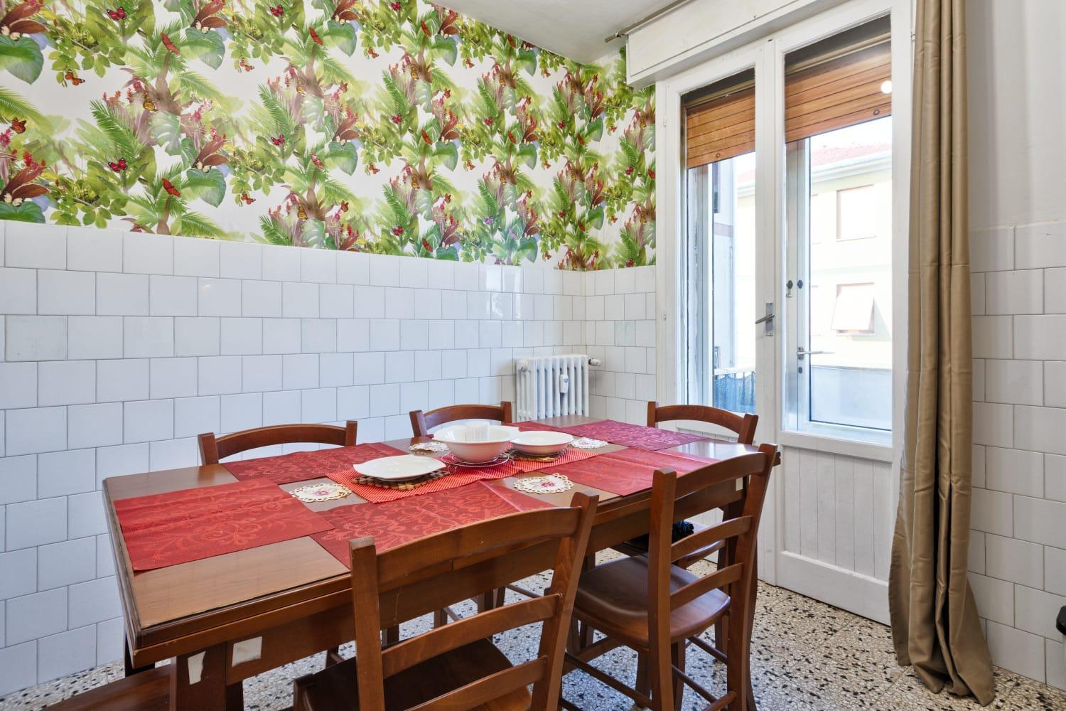 R & R - Private With Shared Bathroom Gasthof *
