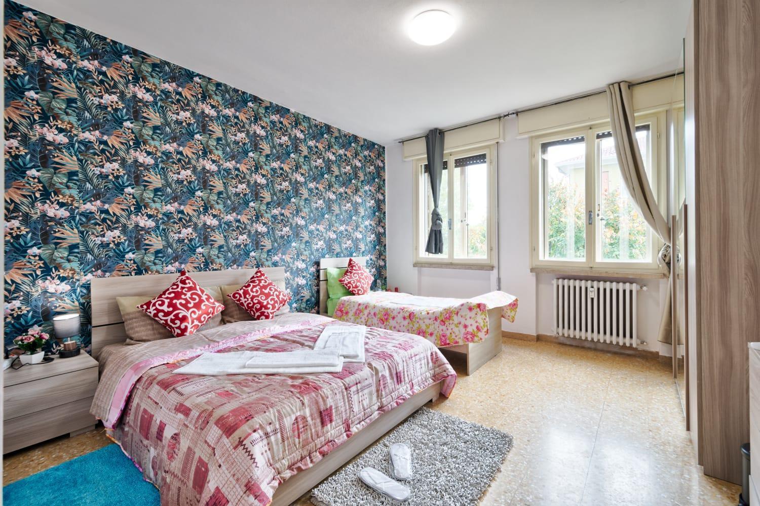 R & R - Private With Shared Bathroom *