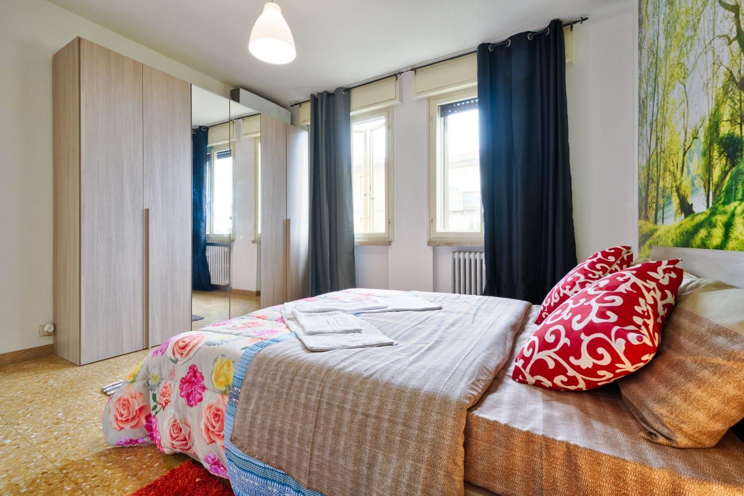 R & R - Private With Shared Bathroom * Venise