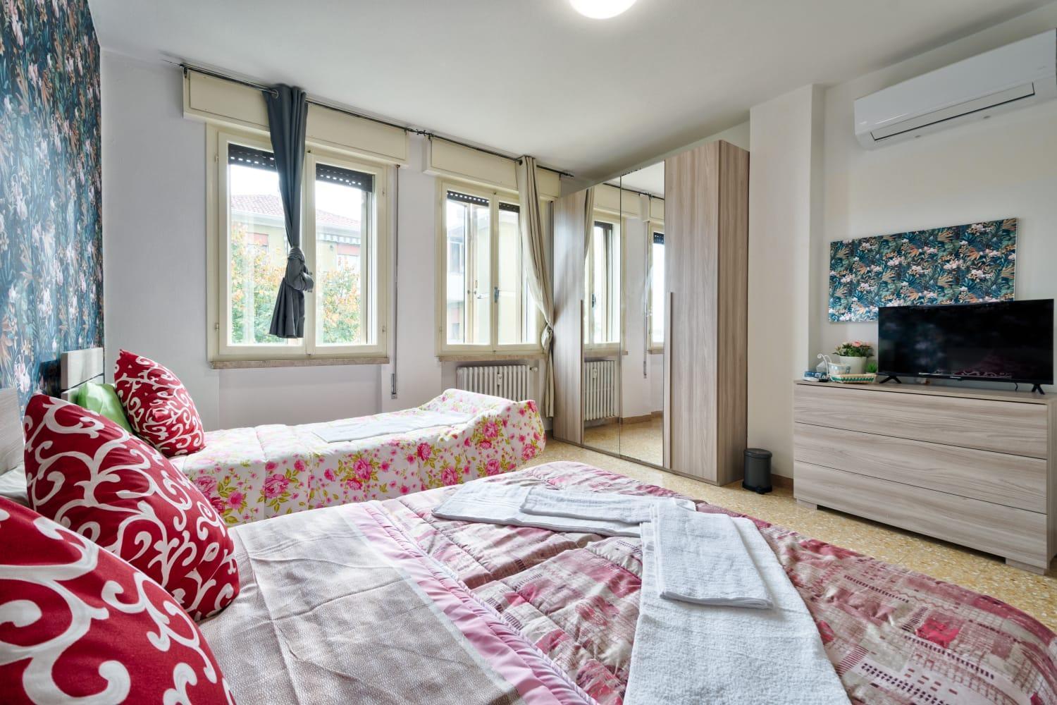 Gasthof R & R - Private With Shared Bathroom *