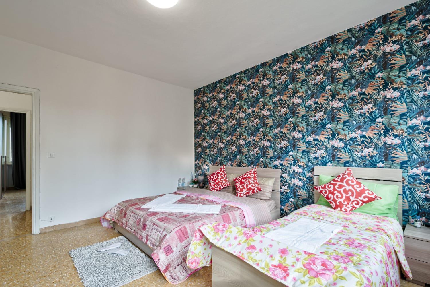 R & R - Private With Shared Bathroom Maison d'hôtes
