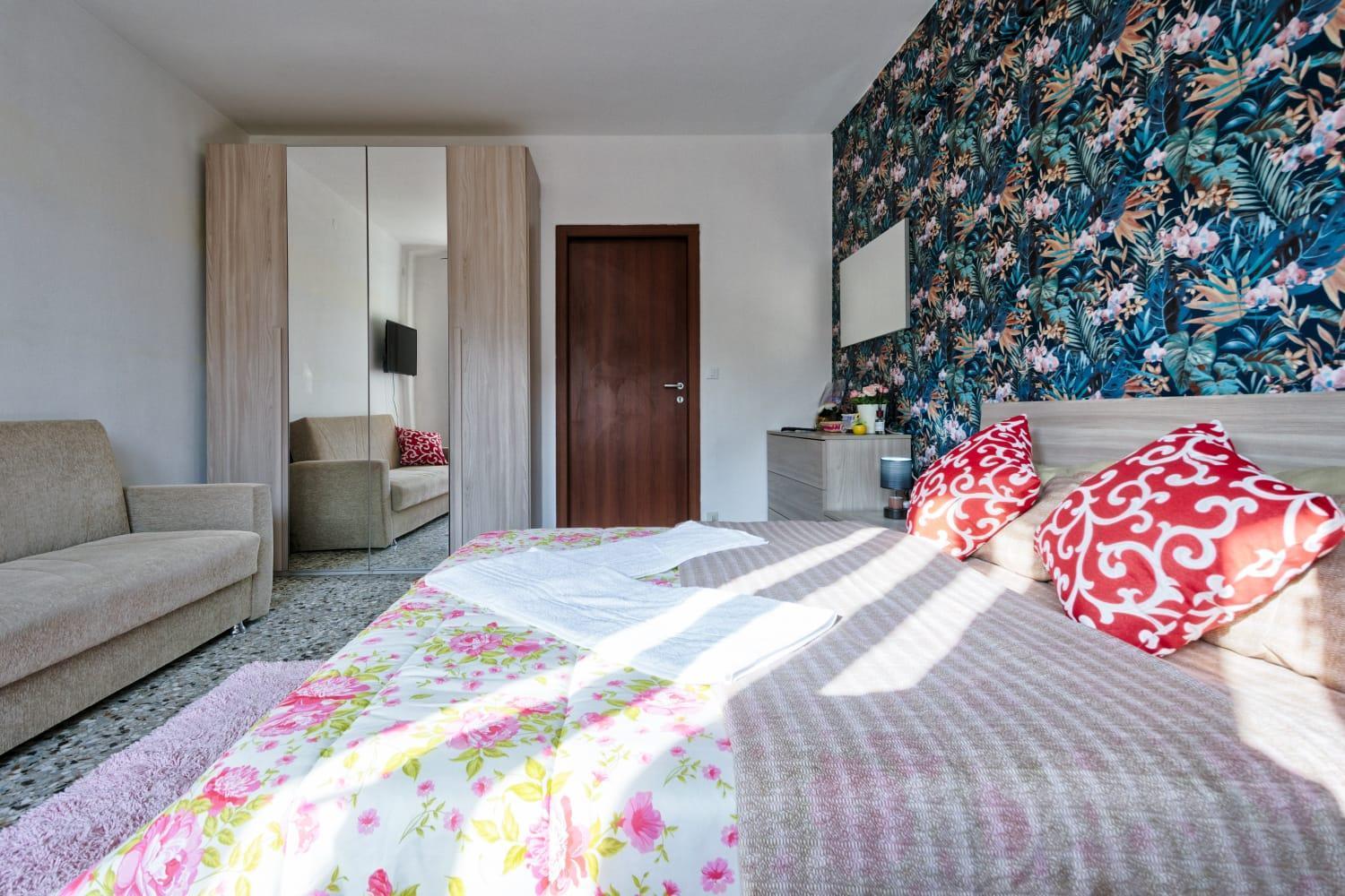 Maison d'hôtes R & R - Private With Shared Bathroom *