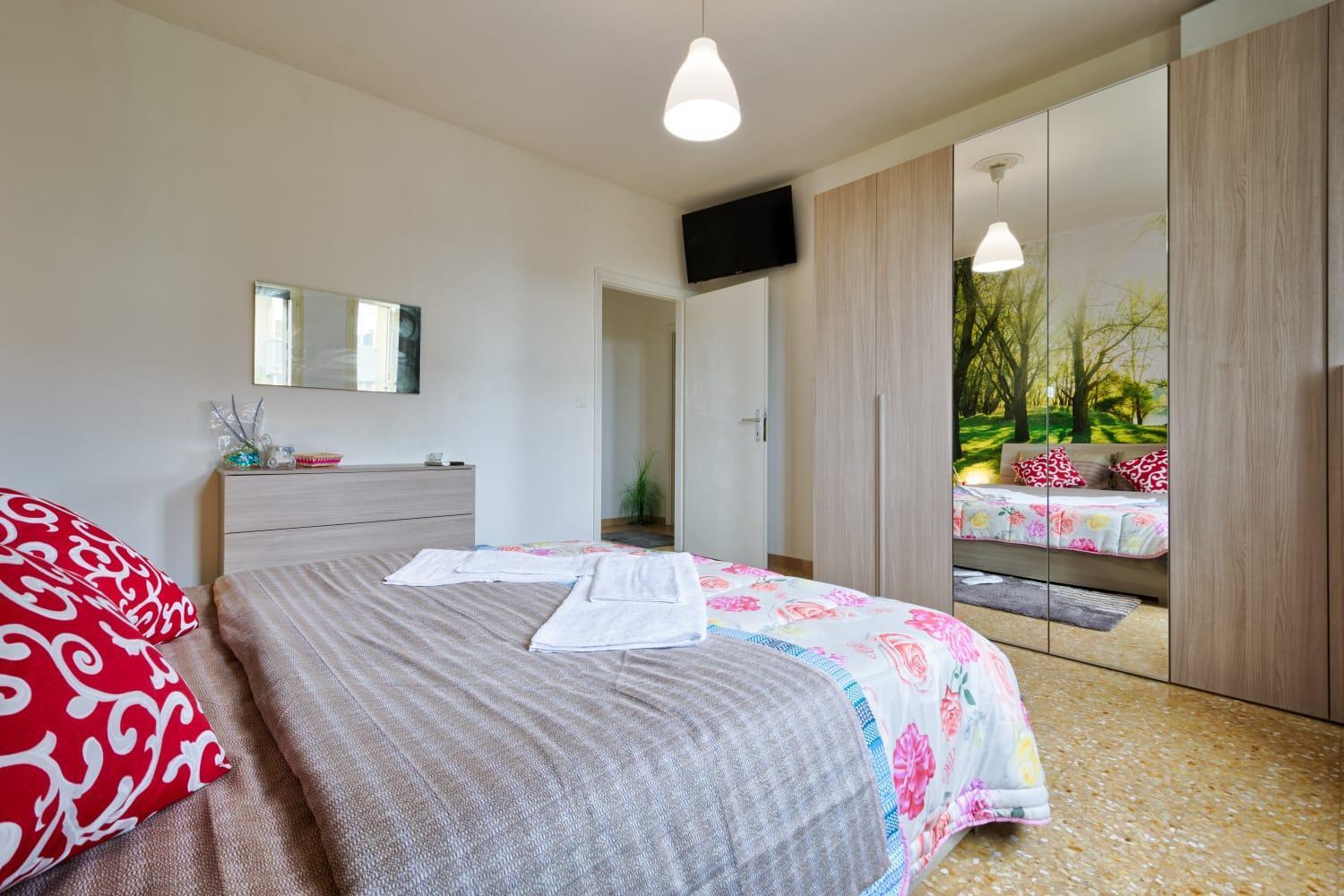 R & R - Private With Shared Bathroom *
