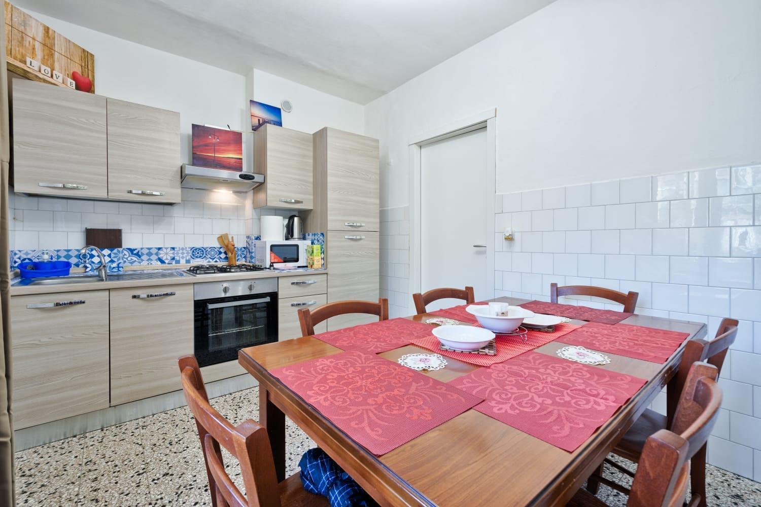 R & R - Private With Shared Bathroom *